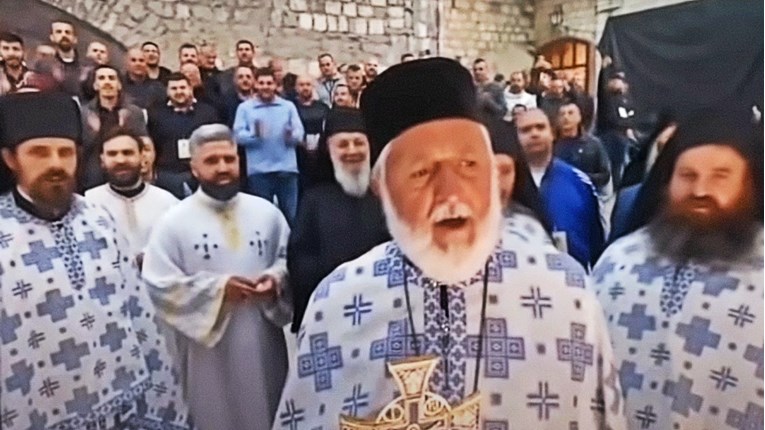 Video Popovi Spc A U Manastiru Na Cetinju Pjevali Kad Se Vojska Na