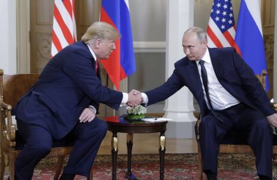 HELSINKI, FINLAND - JULY 16, 2018: US Trump Putin shake foto Mikhail Metzel/TASS